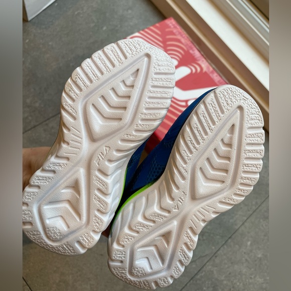 Baby Fila shoes - Picture 3 of 5